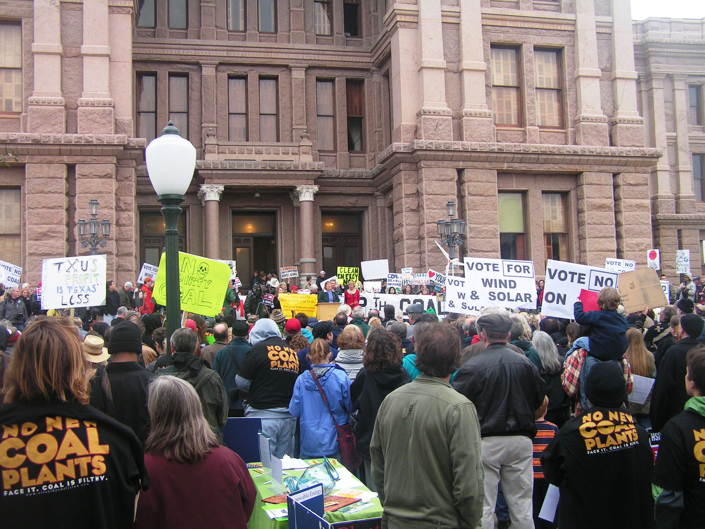 2007 ACT coordinated over 1000 Texans to rally against a Texas Coal Rush